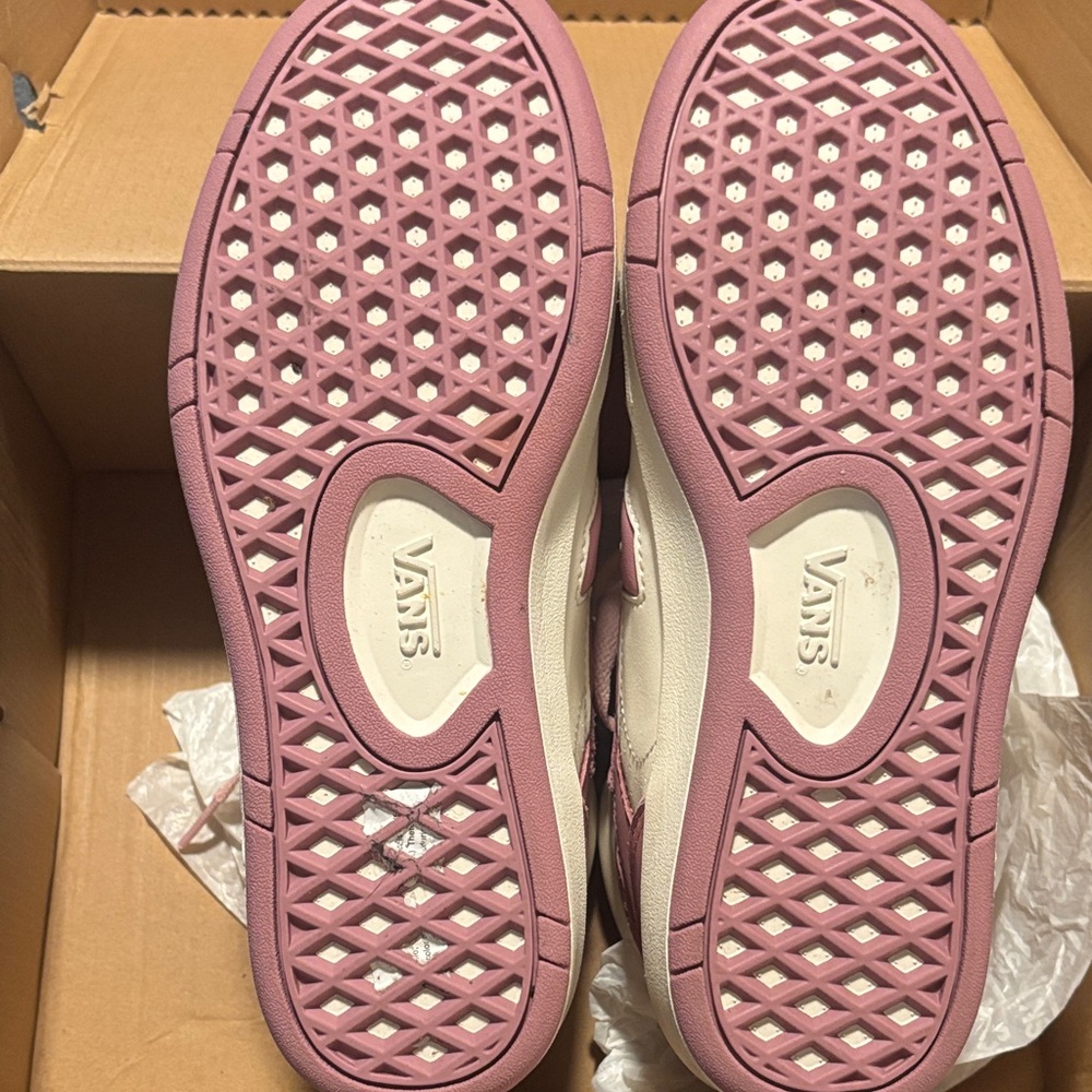Vans - Picture 5 of 5